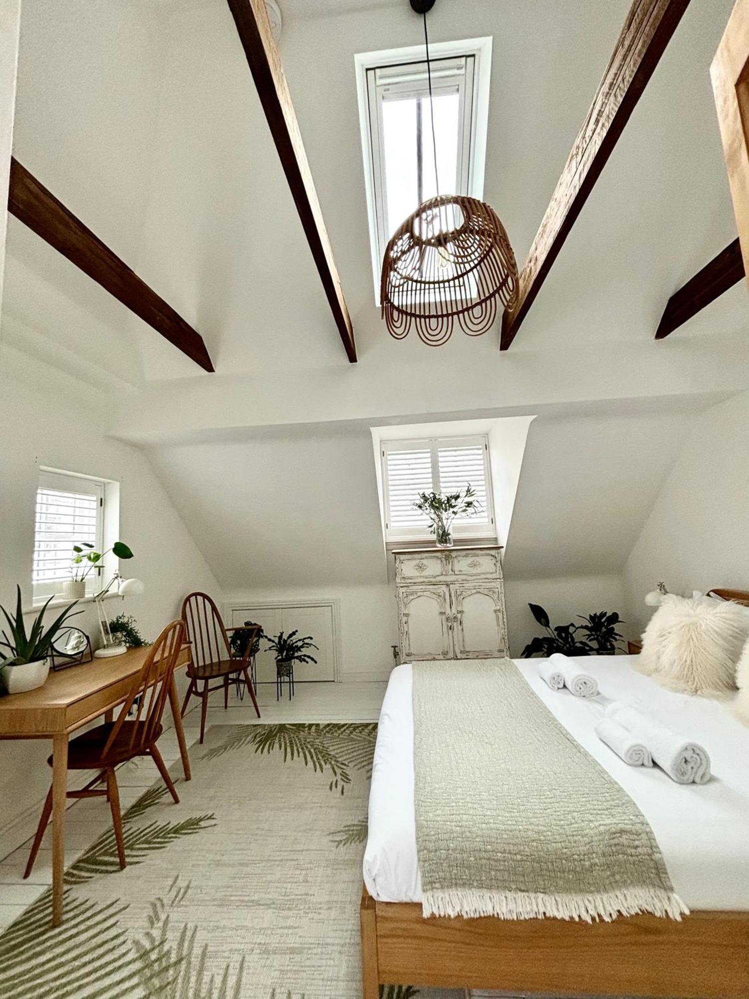 Ferienhaus Stunning 3 Bedroom & 2 Bathroom With Patio Hove