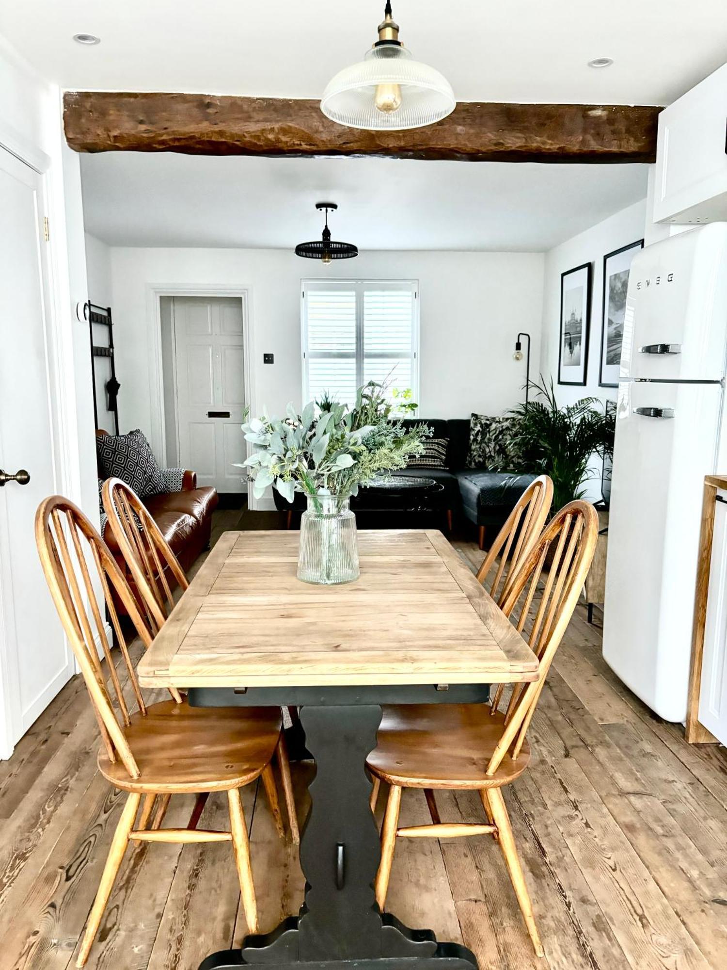 Stunning 3 Bedroom & 2 Bathroom With Patio Ferienhaus *